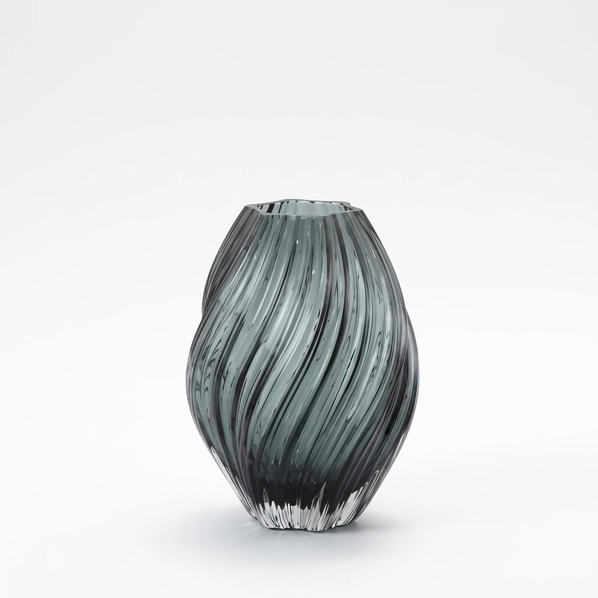 Torsade Ardoise – Handblown Ribbed Glass Art Vase