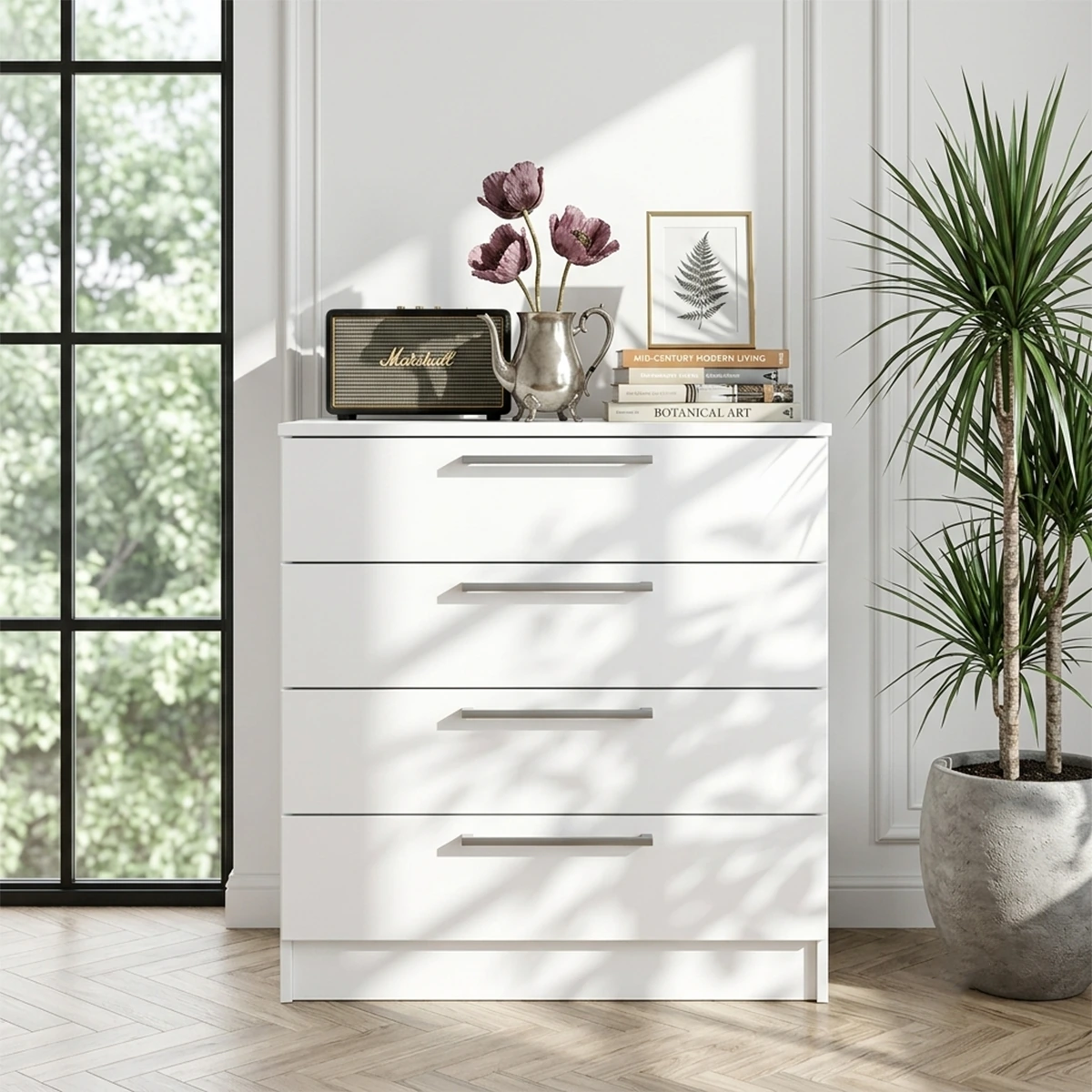 Commode Moderne Blanche à 4 Tiroirs - Meuble de Rangement en Bois Mélaminé avec Poignées Argentées.