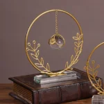 Décoration boule de cristal en métal doré forme ronde feuille, boule de cristal suspendue en art du fer pour salon, salle à manger, bureau à domicile, maison