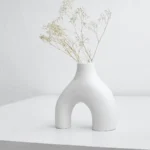 Vase en céramique (blanc crème) – Vases pour fleurs de style demi-donut moderne, décor minimaliste – Vases creux en céramique étanche pour la décoration intérieure, pour salon, chambre, étagère à livres, entrée, table.