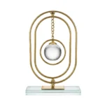 Sculpture Géométrique Moderne en Arc Doré avec Sphère en Verre Suspendue et Base en Acrylique Transparente - Décoration de Table Contemporaine – Image 2