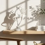 Figurine de Cerf Blanche Moderne avec Sphère en Verre - Statue Élégante de Cerf en Résine avec Bois pour Décoration d'Étagère