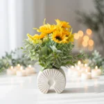 Vase en Céramique en Arche Moucheté Moderne avec Bouquet de Tournesols Artificiels - Pièce Centrale Florale Gaie pour la Décoration de la Maison.