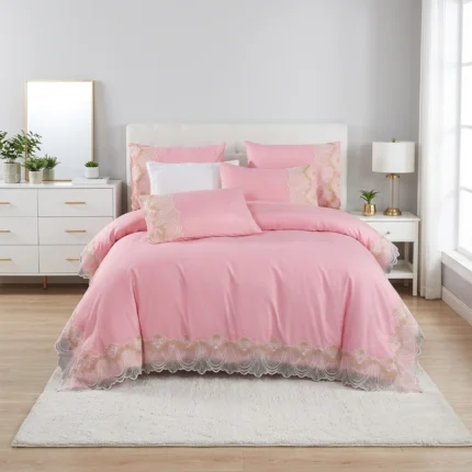 Ensemble de Literie en Coton Rose 6 Pièces Turkey Fashion avec Bordure en Dentelle Élégante - Housse de Couette, Drap-housse et 4 Taies d'Oreiller.