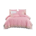 Ensemble de Literie en Coton Rose 6 Pièces Turkey Fashion avec Bordure en Dentelle Élégante - Housse de Couette, Drap-housse et 4 Taies d'Oreiller. – Image 2