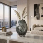 Torsade Ardoise – Vase Sculptural Artisanal en Verre Cannelé
